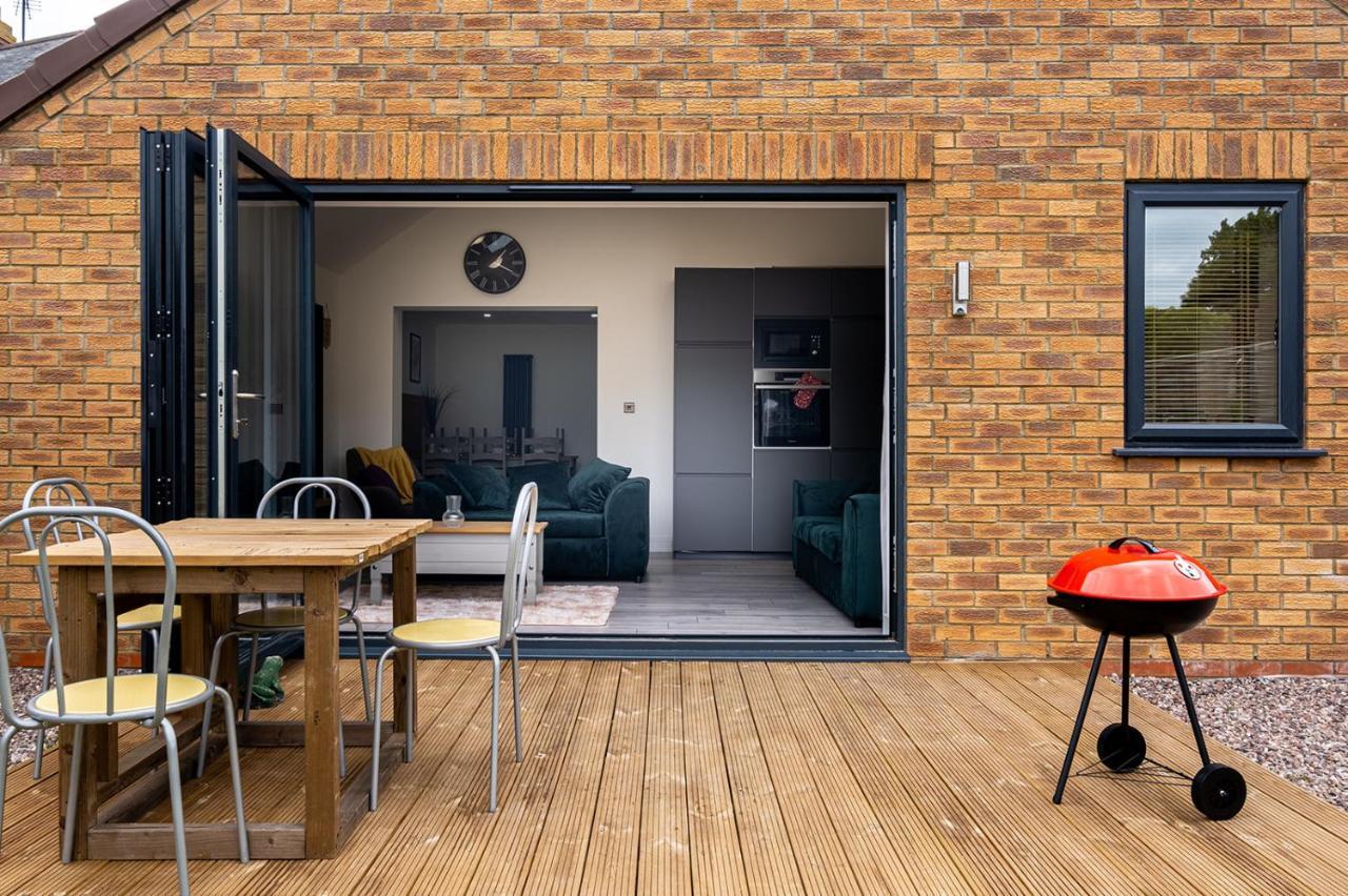7 Guests - 4 Bedroom - Free Wi-Fi - 케터링 외부 사진